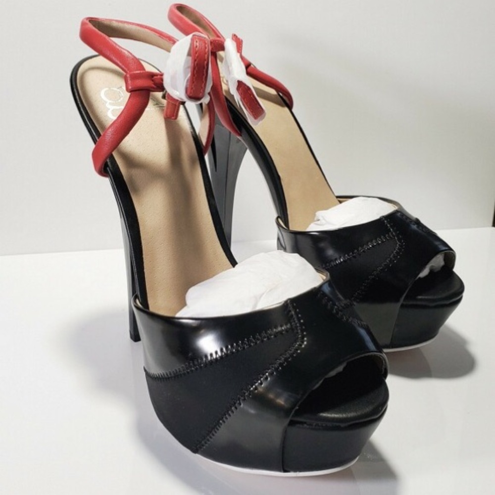 New Aura Platform Sandal By Gwen Stefani 👡